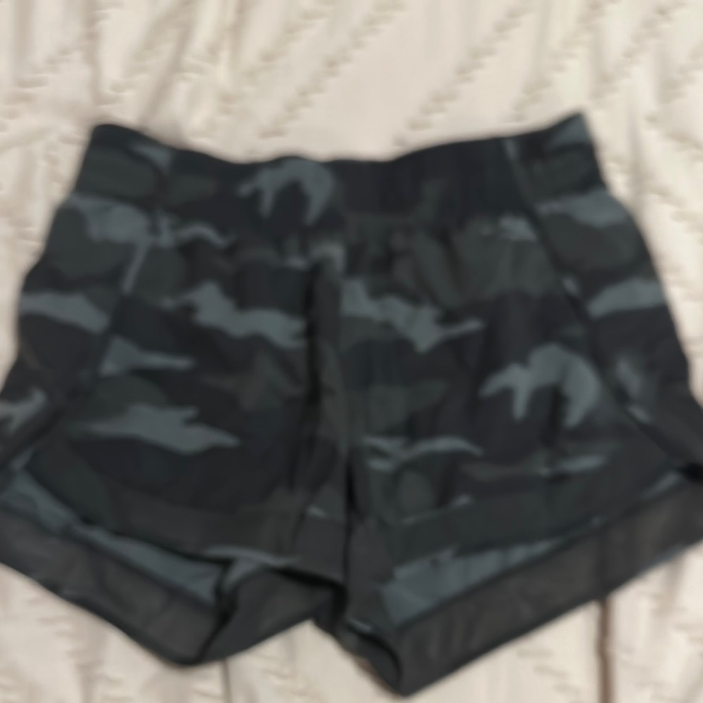 Athleta Women's Dark Camo Cargo Shorts